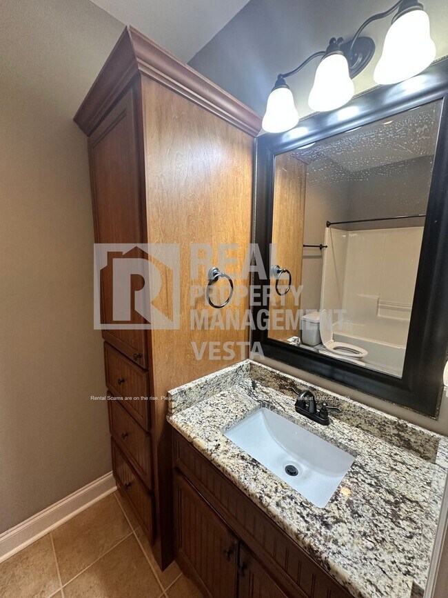 Building Photo - 307 Amber Dr