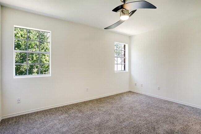 Building Photo - 12818 Chamberlain Dr