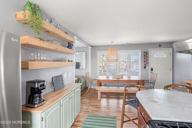 Building Photo - 167 4th Ave