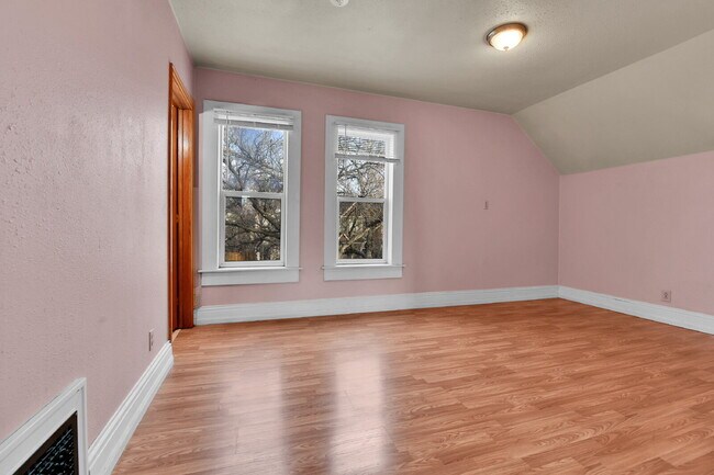 Building Photo - $2,900, 3-bed, 2 bath victorian home with a fenced yard and $300 off the first month's rent.