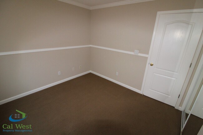 Building Photo - $4,095 - Beautiful 3bd/2.5ba Townhouse in the Palmia Community near Hwy 85 and Cottle!
