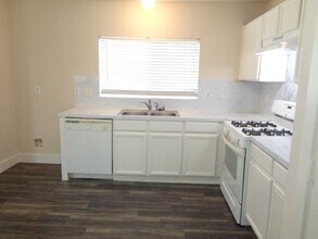 Building Photo - 231 Silver Mist Cir