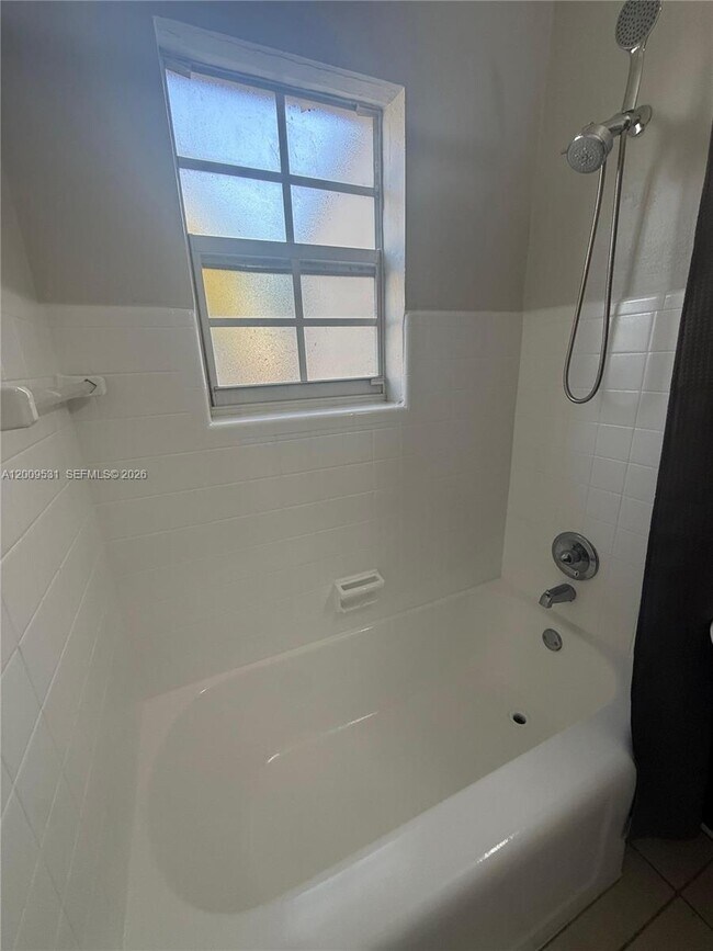 Building Photo - 308 SW 16th St