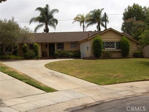 Building Photo - 6424 Hedding St