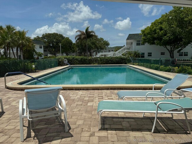 Building Photo - 2800 Indian River Blvd