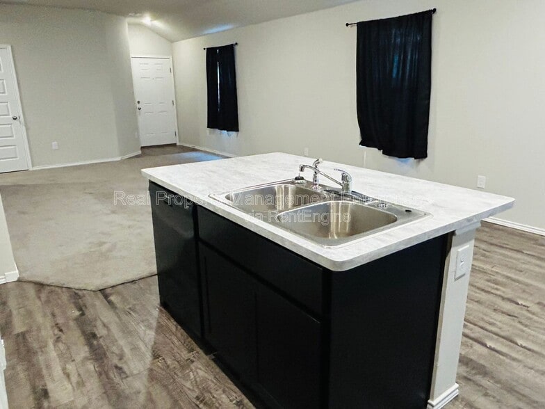 Building Photo - 11804 Krew Wy