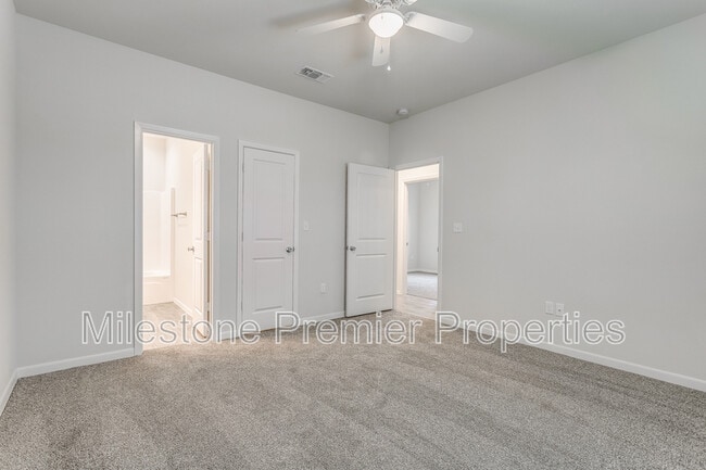 Building Photo - 2407 N Hickory St