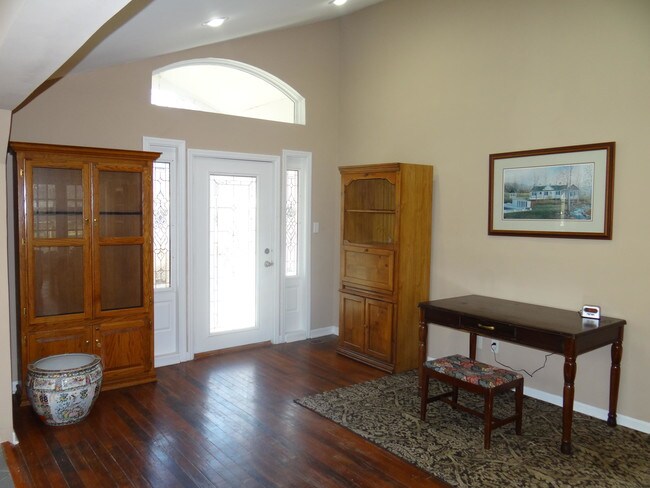Building Photo - 8006 Igou Gap Rd