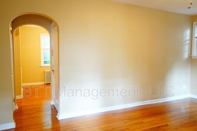 Building Photo - 8007 Garland Ave