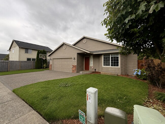 Building Photo - CLASSIC CLACKAMAS