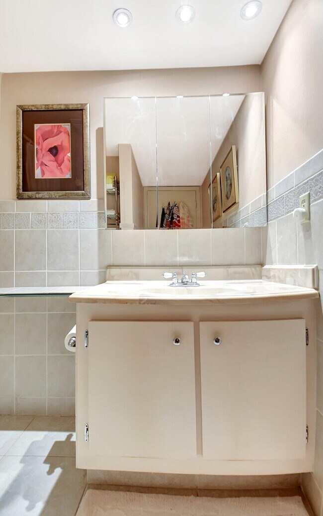 Building Photo - 755 Dotterel Rd