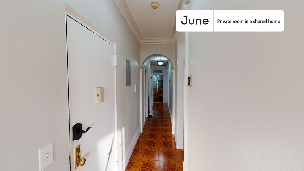 Building Photo - Room in Shared 4 bed/1 bath home