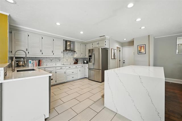 Building Photo - 6002 Costera Ln