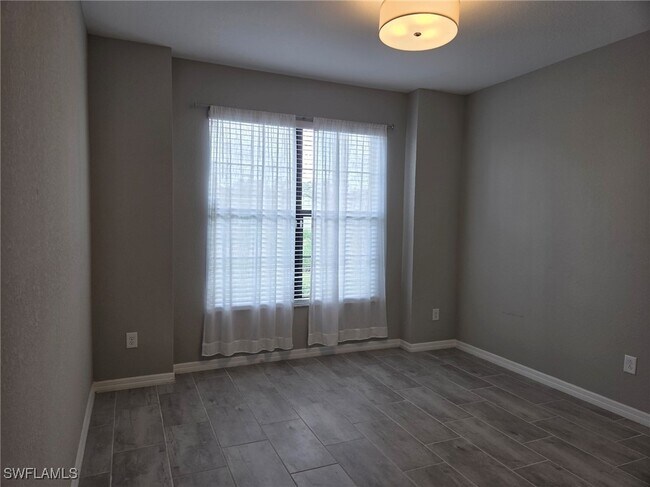 Building Photo - 17665 Kinzie Ln