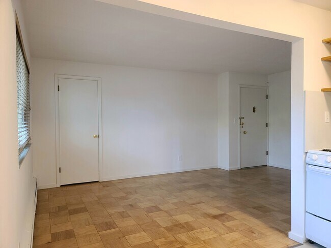 Building Photo - 900 East Prospect Street, Unit 15