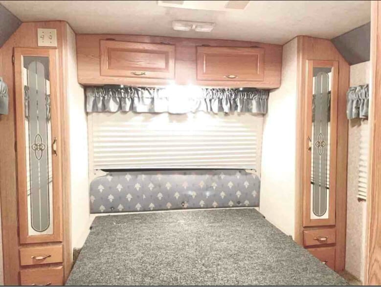 Building Photo - 1901 Halford Ave