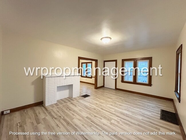 Building Photo - 4121 Kingsbury Ave