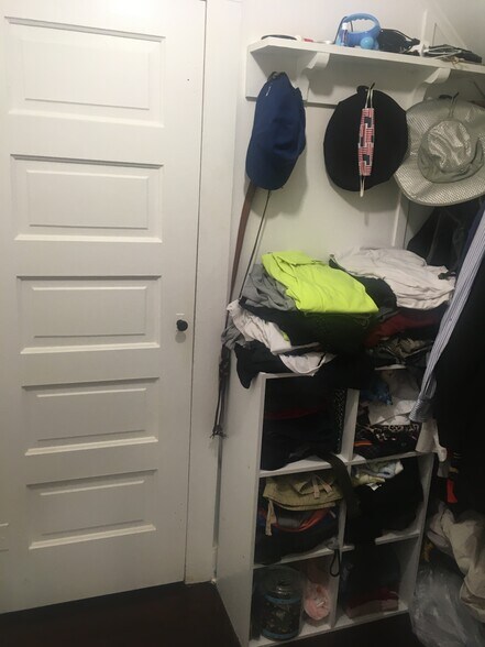 Building Photo - 1302 Hillside Ave