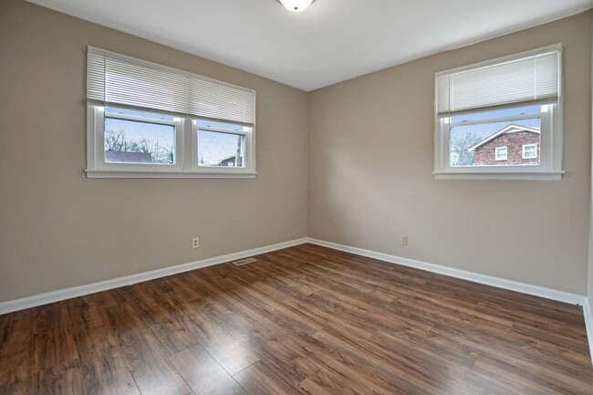 Building Photo - Pet Friendly Three Bedroom with Basement!