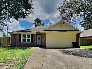 Building Photo - 3703 Nutwood Ln