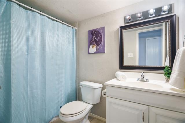 Building Photo - 122 W Way Dr