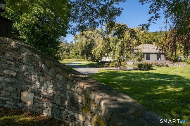 Building Photo - 69 Mudge Pond Rd