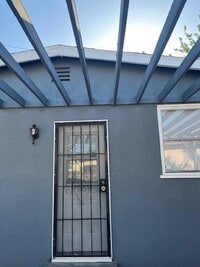 Building Photo - 1414 W Ivesbrook St
