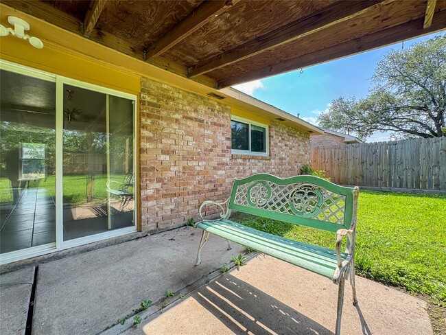 Building Photo - 506 Avondale Ln