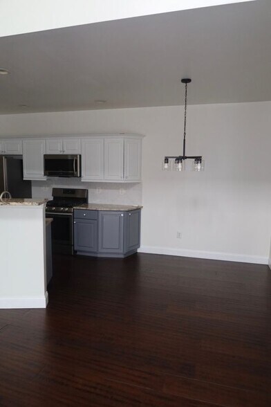 Building Photo - 610 Prestwick Dr