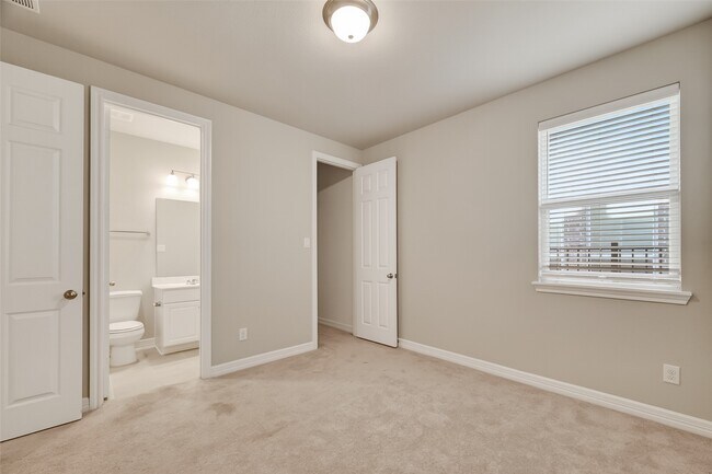 Building Photo - 2131 Islawild Wy