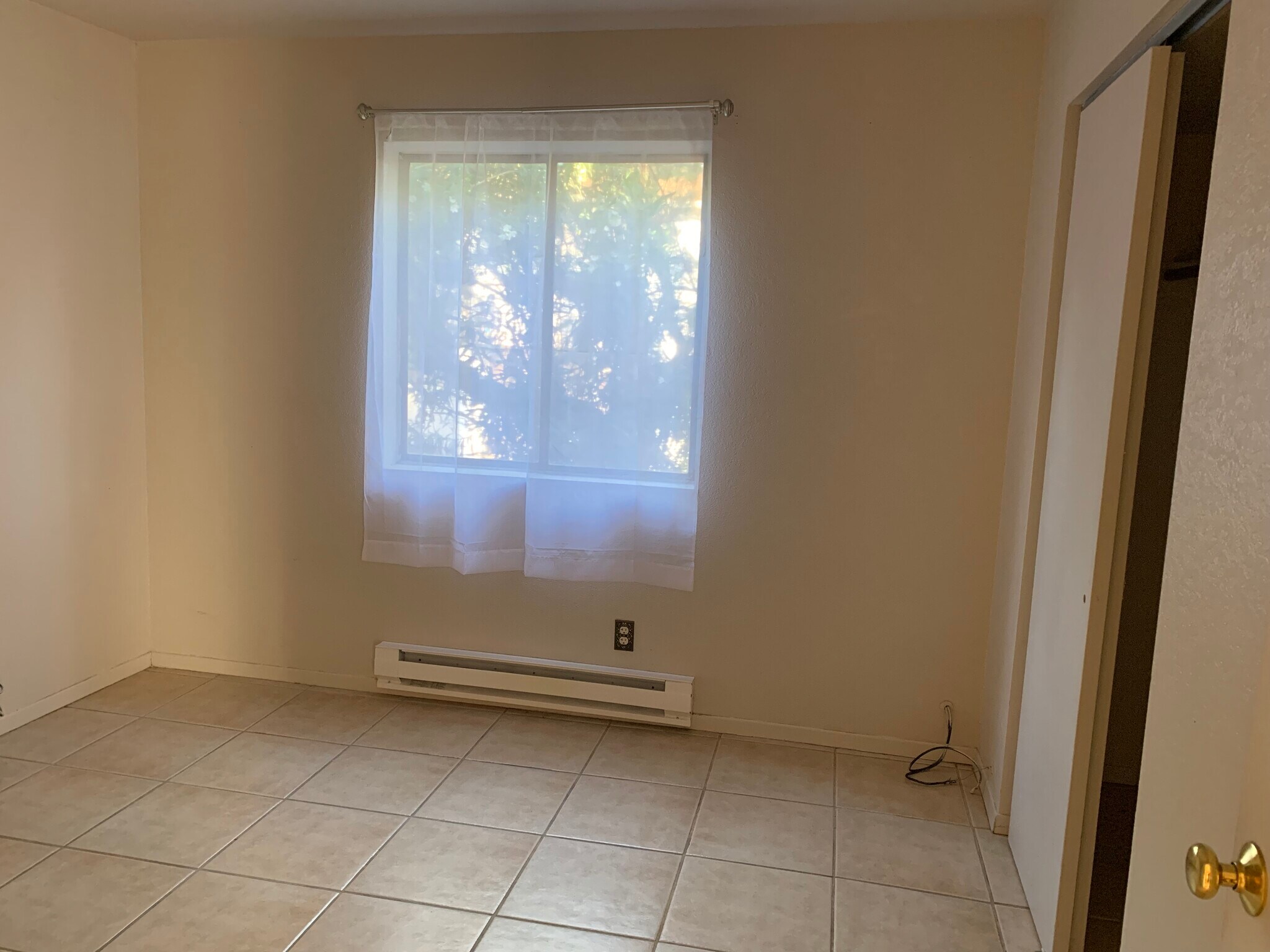 Building Photo - 2446 S High View Cir