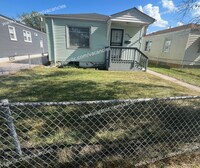 Building Photo - Best choice 3 Bedroom, 1 Bath Home