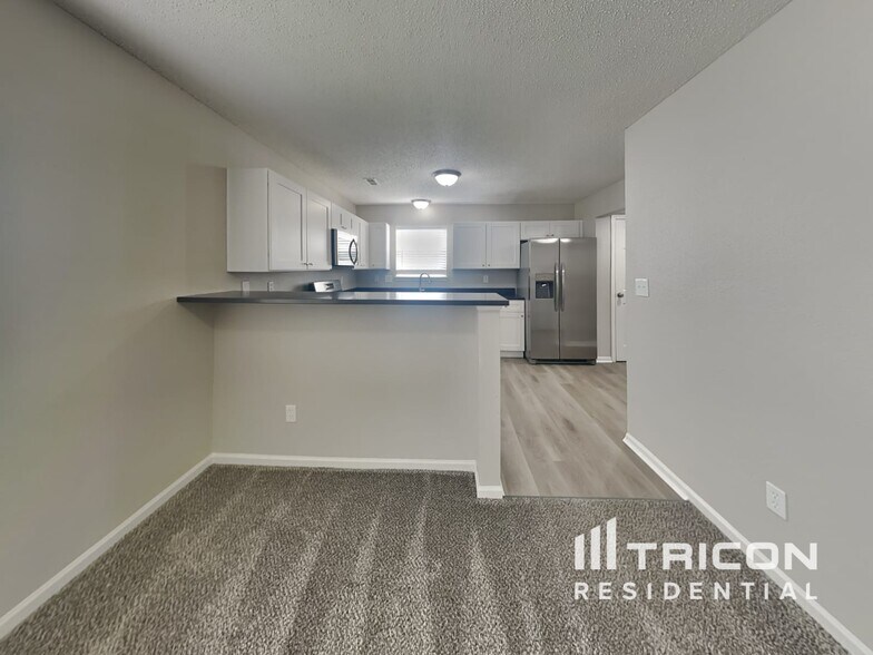 Building Photo - 8033 Lake Tree Cir