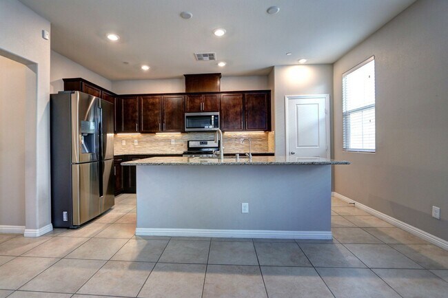 Building Photo - 2865 Tanager Hill St