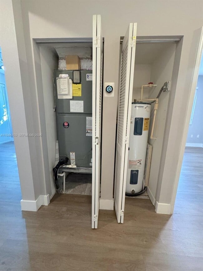 Building Photo - 11400 NW 75th Terrace