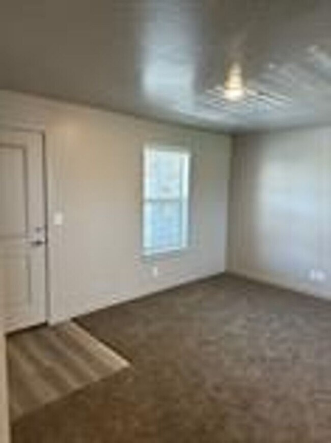 Building Photo - Red Vista Condos!