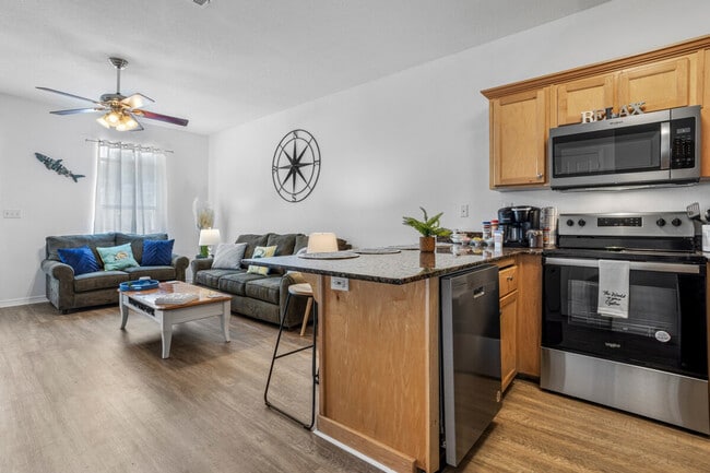 Building Photo - 241 Cowan Rd