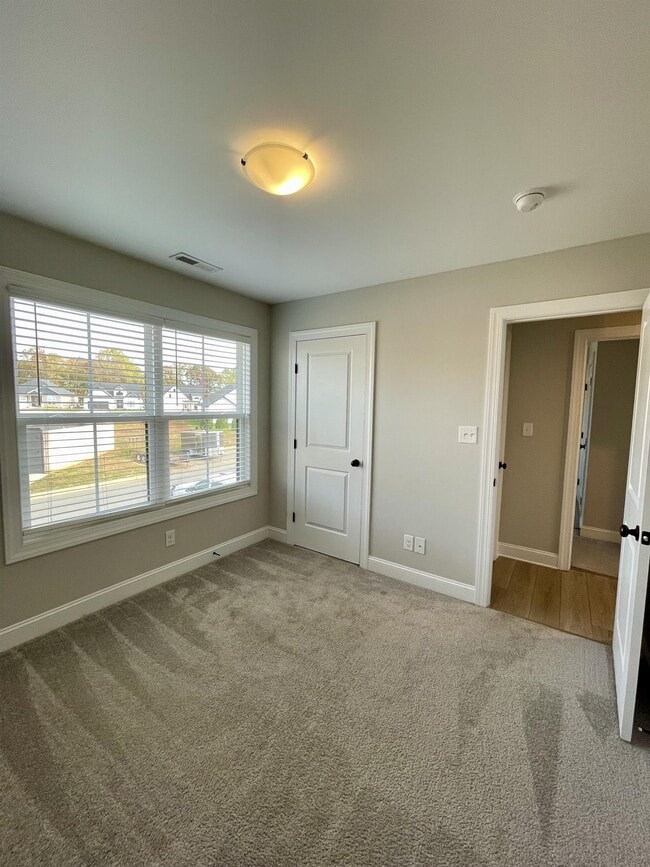 Building Photo - 1005 Ridgestone Ct