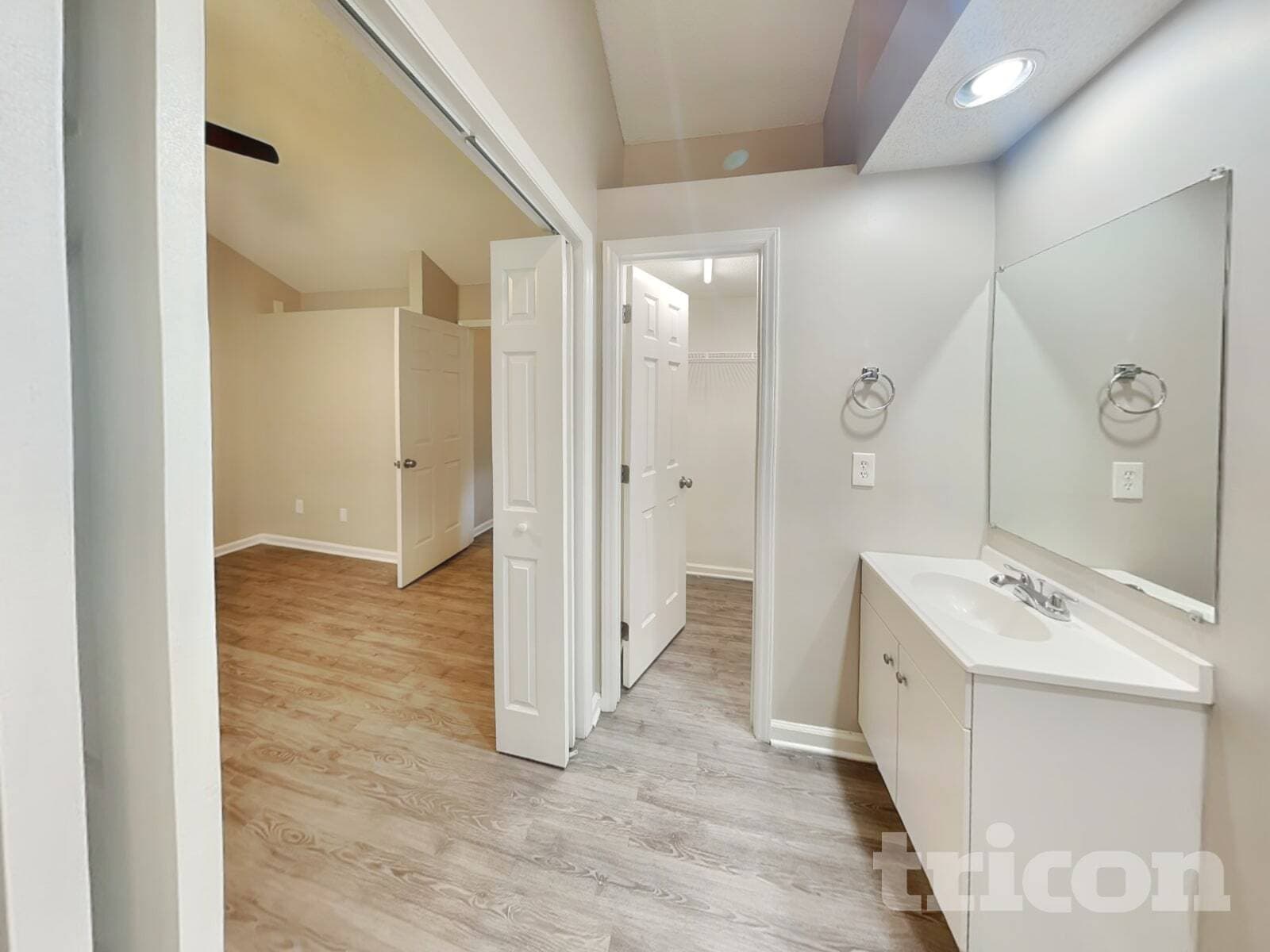 Building Photo - 3617 Rosedown Dr