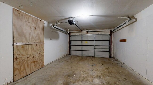 Building Photo - 1107 Braeswood Dr