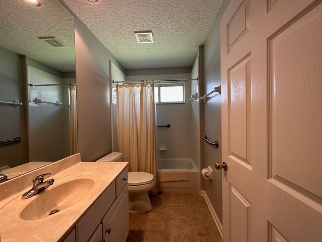 Building Photo - Located in the heart of Fernandina Beach!