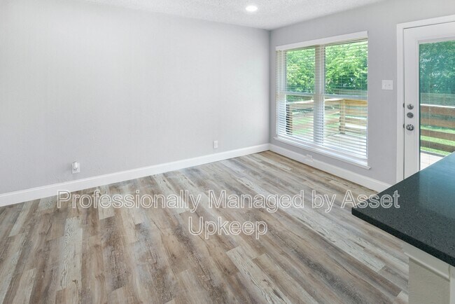 Building Photo - 1223 Dumont Dr