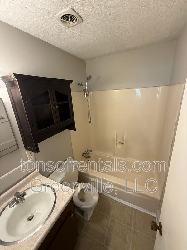 Building Photo - 133 C Pleasant Drive