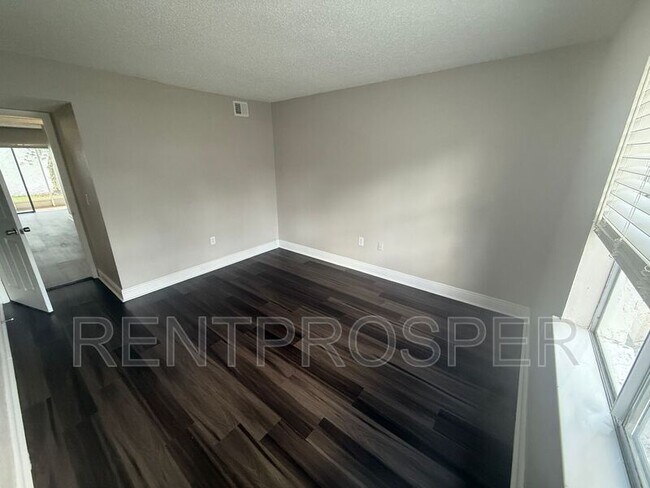 Building Photo - 4307 S Semoran Blvd