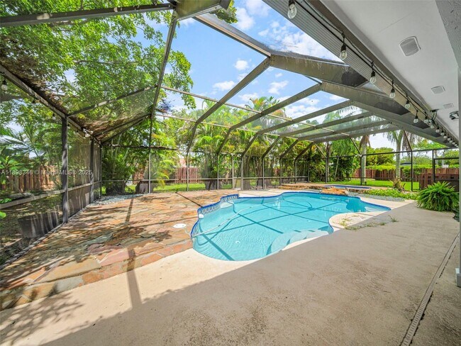 Building Photo - 15531 SW 54th Terrace