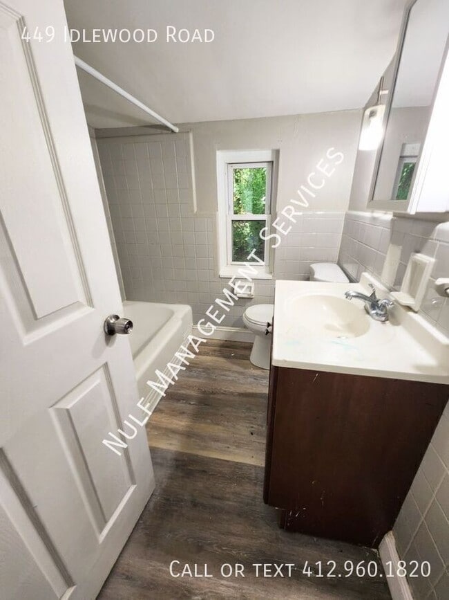 Building Photo - 449 Idlewood Rd