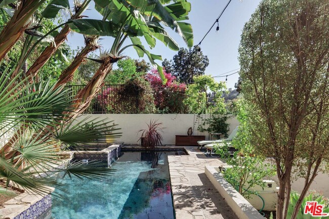 Building Photo - 3024 Angus St