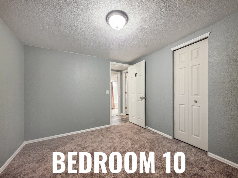 Building Photo - 13031 Dexter St