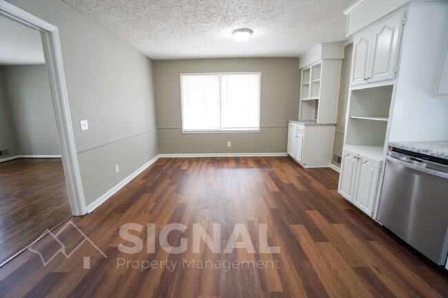 Building Photo - 1644 30th St SW