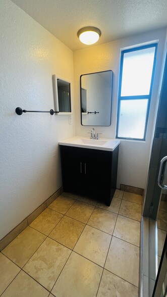 Main Bathroom - 336 N Louise St